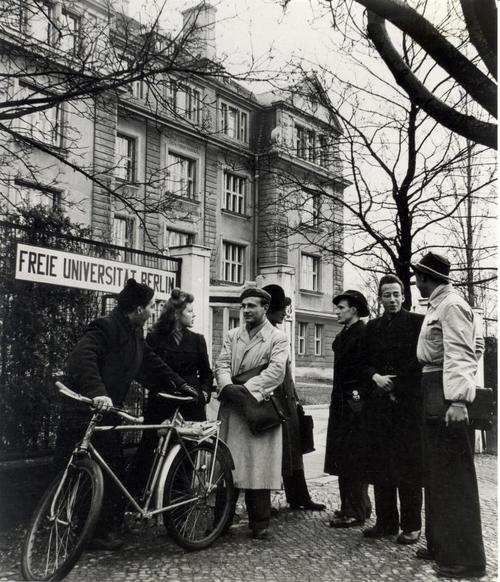 Students at Boltzmann Strasse 3