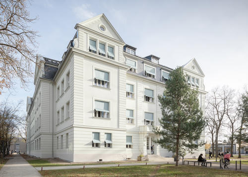 Nord/Westfassade Jalousien