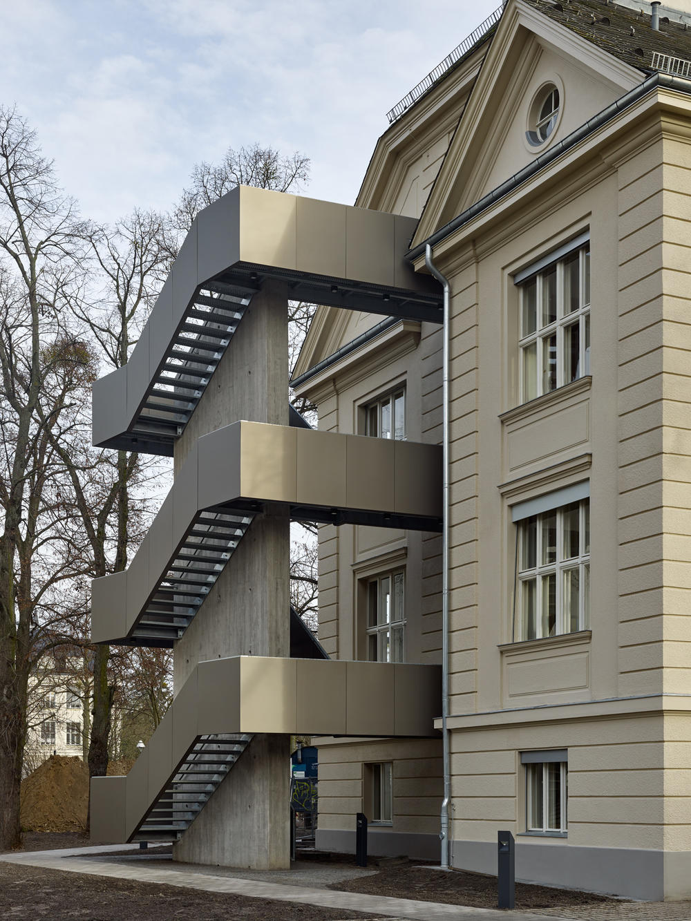 Neue Fluchttreppe.