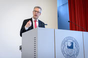 Der Präsident der Freien Universität Prof. Dr. Günter M. Ziegler begrüßte die Gäste der Preisverleihung.