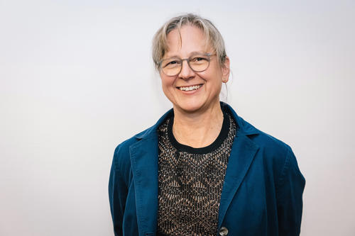 Dr. Nicola Gaedeke