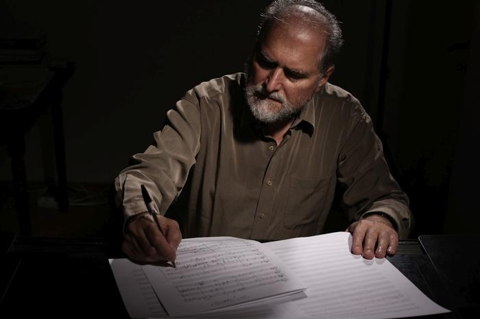 Davorin Kempf ist Komponist, Pianist und Musikwissenschaftler.