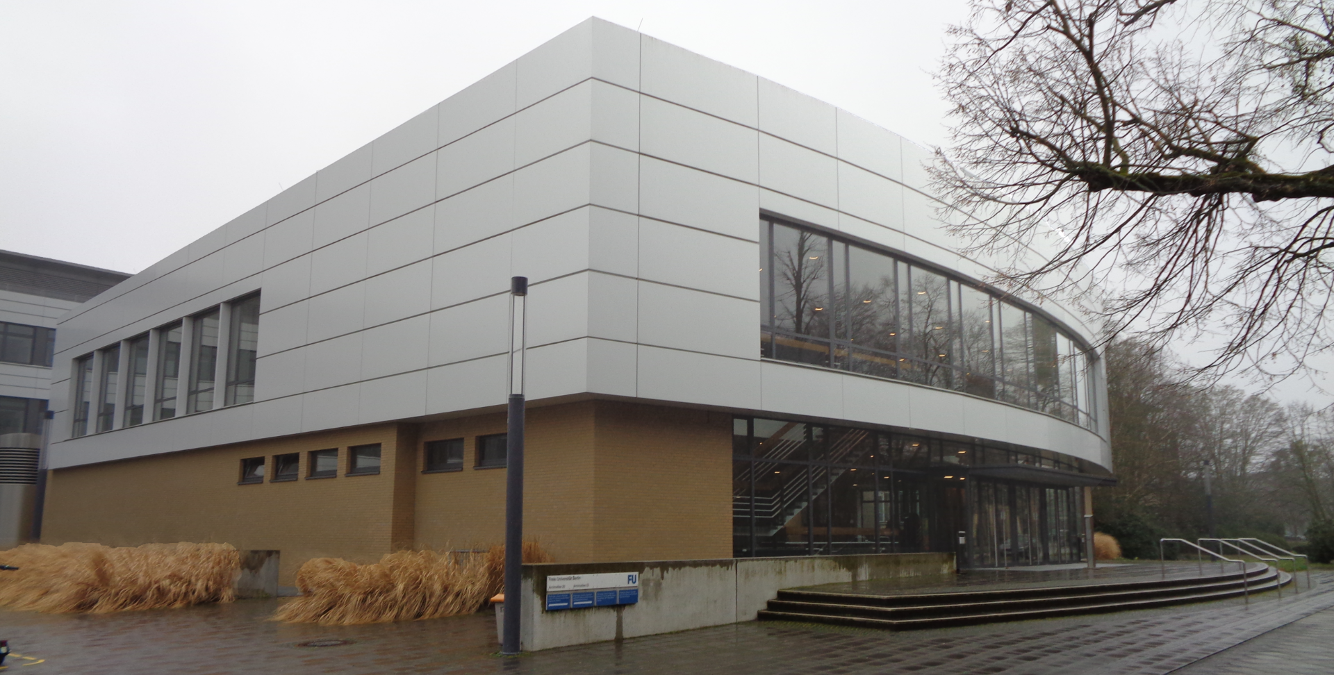 Arnim22 Aussen 1920 Regen