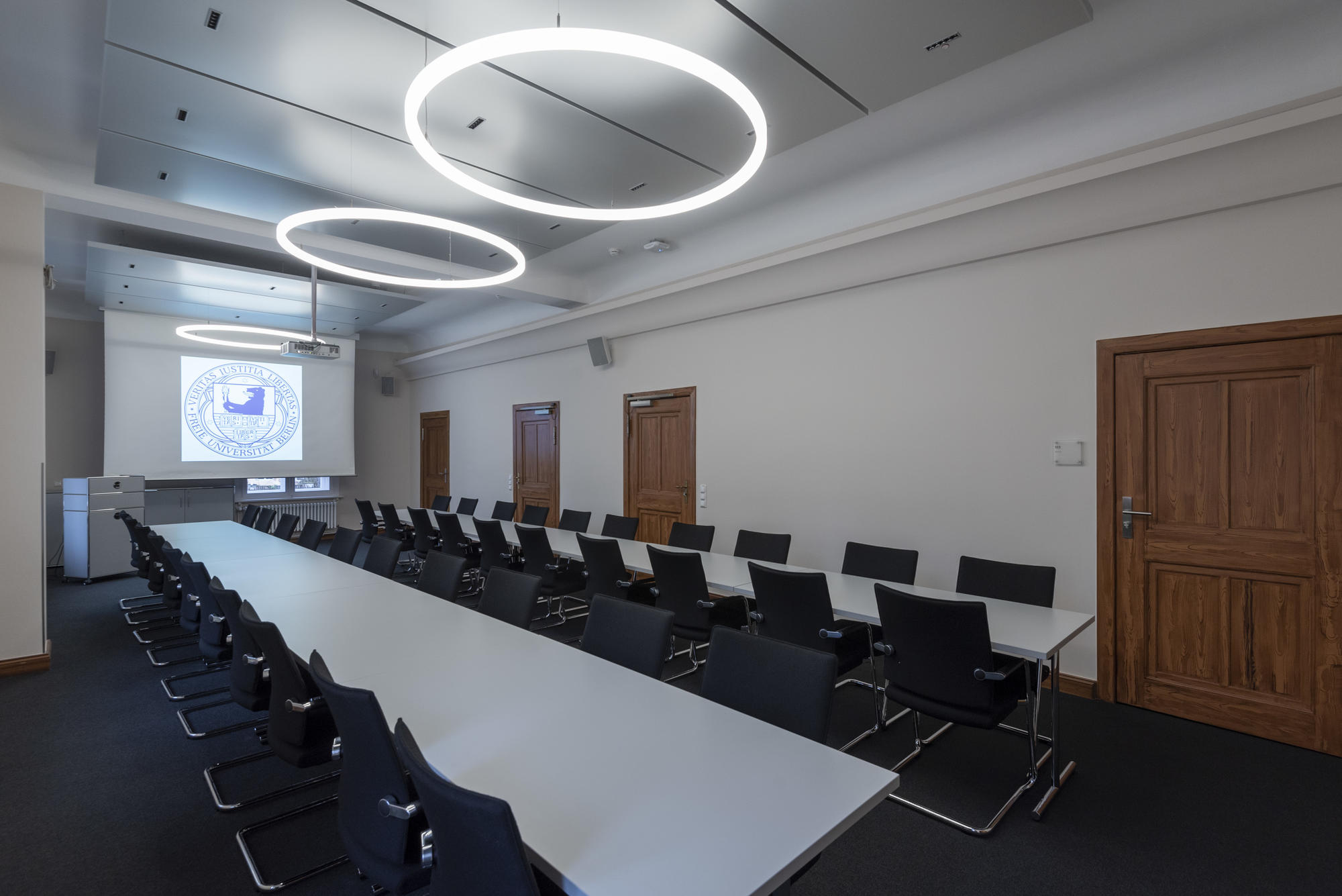 Konferenzraum 104-106-107 02
