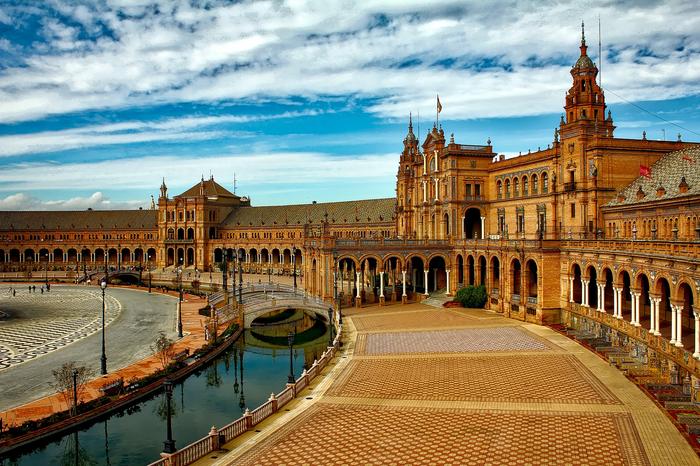 Spanien