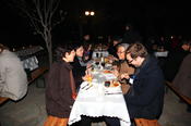 13. Alumnitreffen_Abendessen und Gespraeche
