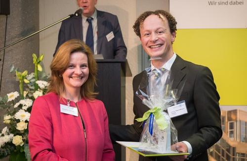 ERG Managing Director Gesa Heym-Halayqa and Vice President Univ.-Prof. Dr. Klaus Hoffmann-Holland 