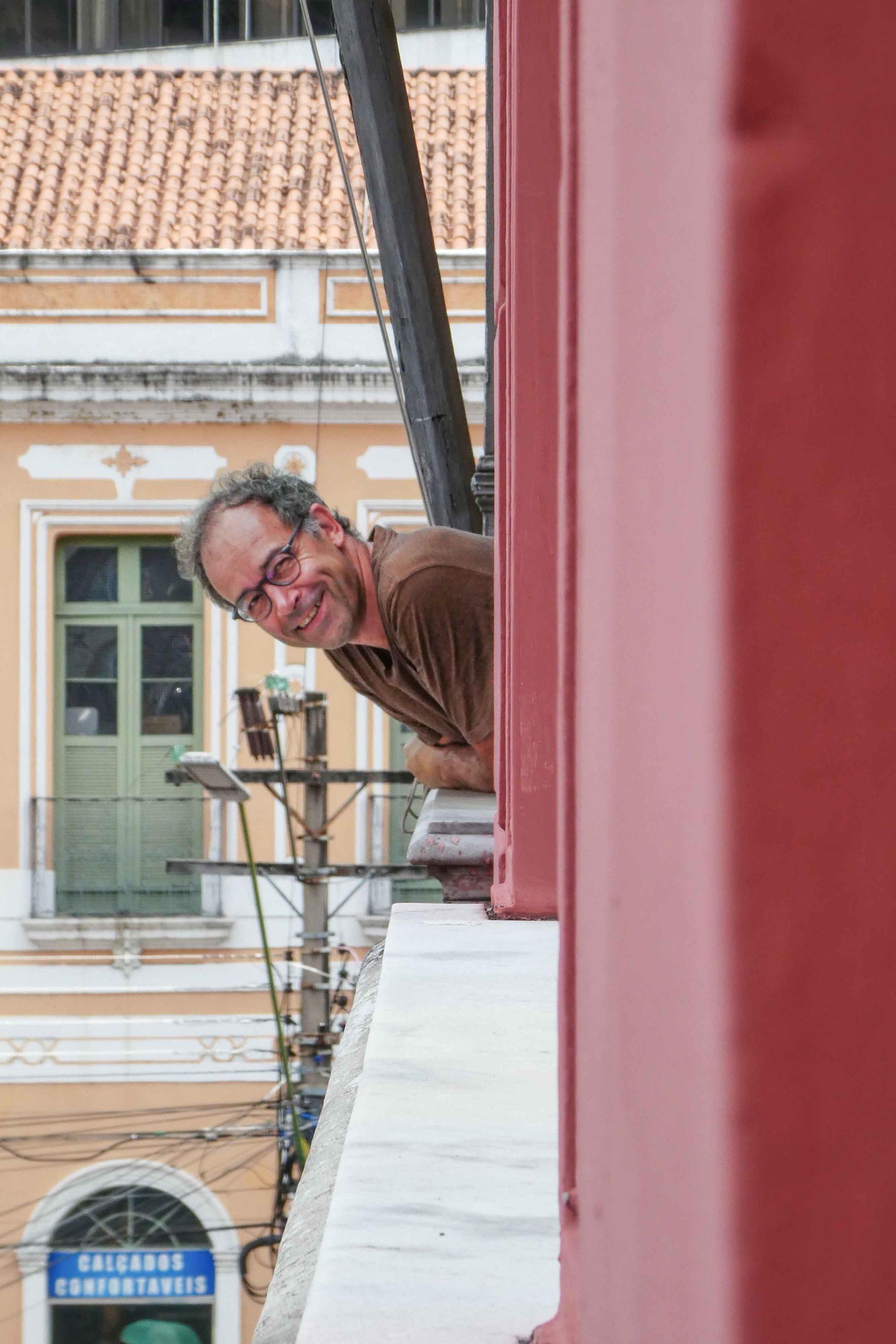 Der Sprachwissenschaftler Prof. Dr. Uli Reich kennt sich aus mit wenig gesprochenen Sprachen:  „Es gibt rund 7000 lebendige Sprachen auf der Welt, davon werden mit Abstand die meisten von weniger als zehntausend Menschen gesprochen.“