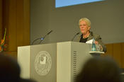 Carla Del Ponte erinnerte an die vielen Opfer, die Kriege täglich fordern und widmete  den Preis den Menschen in syrischen Flüchtlingslagern und Krankenhäusern.