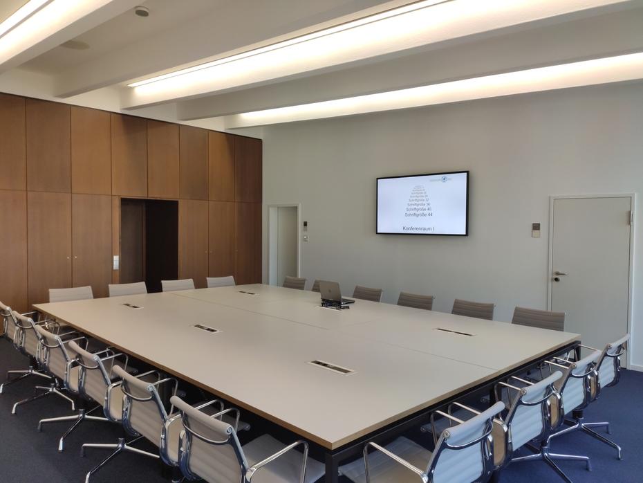 Konferenzraum I Tuer