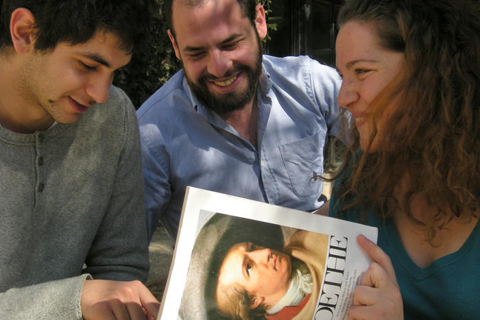 Deutsche Klassiker entdecken: Chili Atia, Tzvi Schoenberg und Tamar Gutfeld (v.l.) sind drei Studierende der Hebräischen Universität in Jerusalem, die an der Vorlesungsreihe zu deutscher Literatur teilnehmen werden.