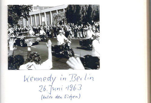Kennedys Fahrt entlang der Dahlemer Allee "Unter den Eichen" konnte Dietrich Weitz im Bild festhalten