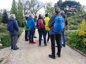 Runder Gartentisch Kleingarten zu Gast im Botanischen Garten am 18. April 2024