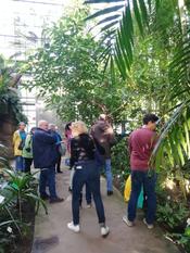 Runder Gartentisch Kleingarten zu Gast im Botanischen Garten am 18. April 2024