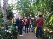 Runder Gartentisch Kleingarten zu Gast im Botanischen Garten am 18. April 2024