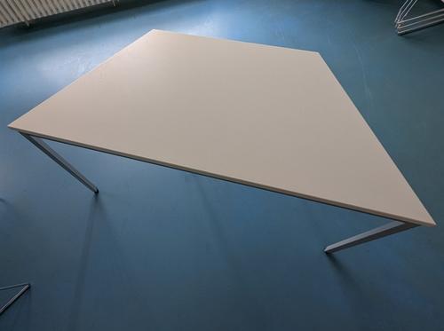 Konferenztisch 
