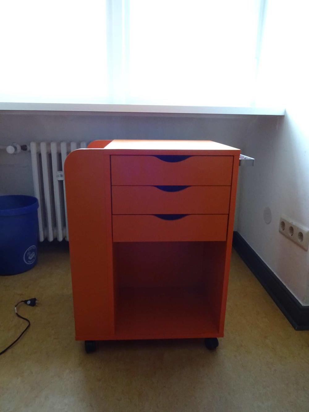 Kleiner Mehrzweck Schrank Auf Rollen Von Ikea Fundgrube Freie
