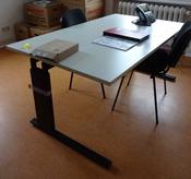 höhenverstellbarer Schreibtisch 3