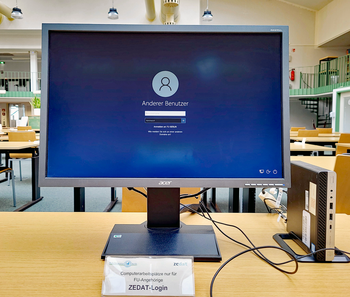 ZEDAT-PC mit Login-Bildschirm (Windows-Oberfäche)