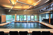 _TUB7706_Weiterbildungszentrum-FU_Tagungssaal_c_Sabine Mildebrath