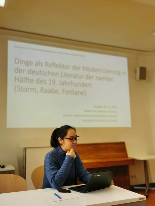 BAI Jing sprach über "Dinge als Reflektor der Modernisierung in der Literatur der zweiten Hälfte des 19. Jahrhunderts".