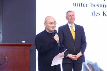 Prof. Dr. Huang Liaoyu und Dr. Friedrich Stift