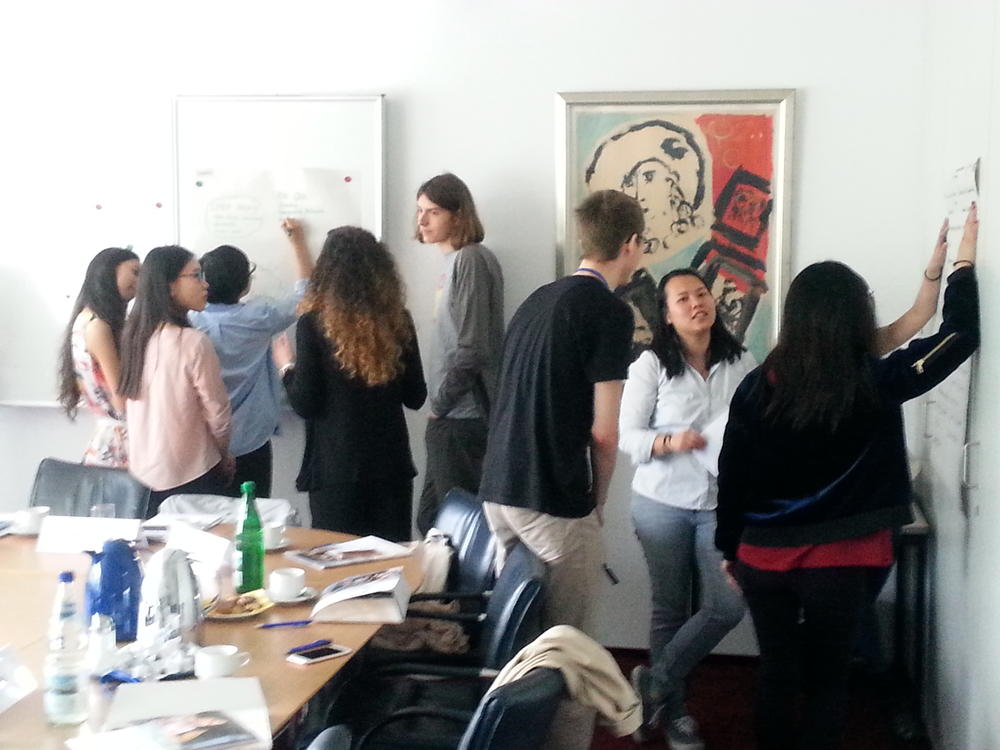 Während der Gruppenarbeitsphasen machten sich die chinesischen und deutschen Teilnehmer am Workshop rasch miteinander vertraut.