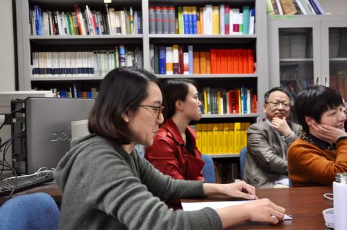 Dr. LU Baiyu, die Büroleiterin des ZDS, spricht über Lessings "Nathan der Weise".