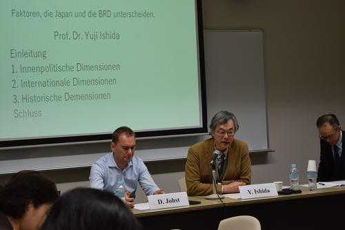 Vergangenheitsbewältigung in Deutschland und Japan war Thema der Vorträge von Dr. David Johst (Fritz-Bauer-Institut) und Prof. Dr. Yuji Ishida (DESK Tokyo).