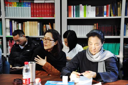 Frau Prof. YANG Hui von der Pekinger Filmakademie und Frau Prof. WANG Ge von der Chinesischen Akademie der Sozialwissenschaften.