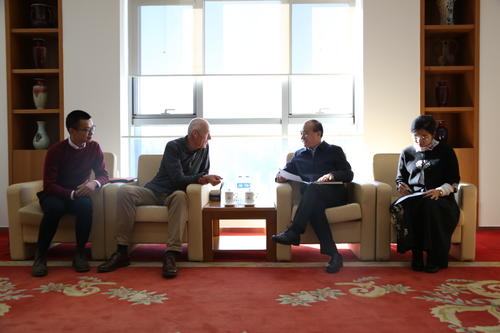 Im Gespräch mit Prof. CAO Weidong, Generalsekretär der Beijing Sport University.