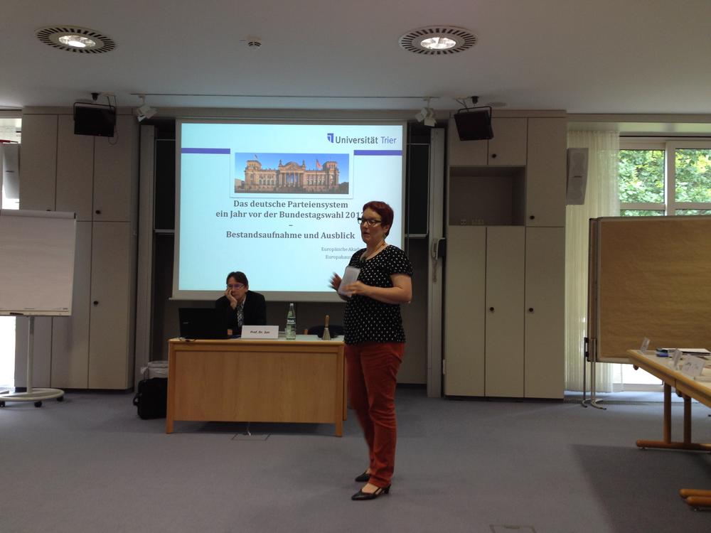 Einführung in den Vortrag von Prof. Dr. Uwe Jun (Universität Trier) durch Dr. Elisabeth Schmitt von der EAO.