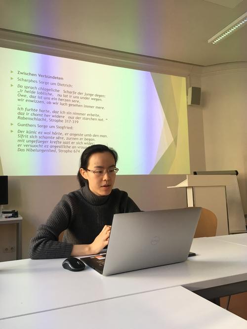 Ihre Begeisterung für die mittelhochdeutschen Texte der Heldenepik konnte QIU Yufei überzeugend vermitteln.