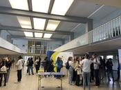Blick ins kleine Foyer und den Hochschulsport